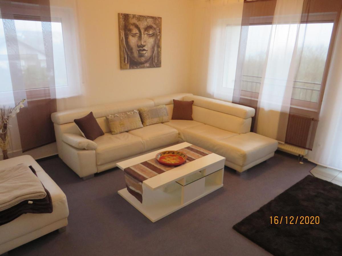 Ferienwohnung Am Hofgarten Langenfeld  Dış mekan fotoğraf